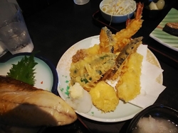 3人で訪問し、...