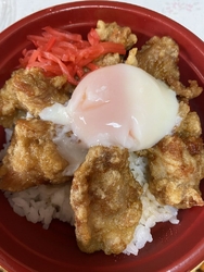 超目立つ黄色の...