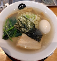 家族が朝ラーに...