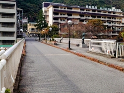 その歴史を知っ...