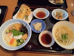 遅めのお昼ごは...