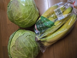 キャベツ99円...