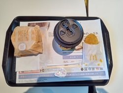 朝食を食べに寄...