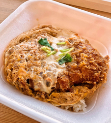 カツ丼、それは...