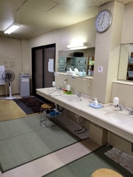 受付で入浴料7...
