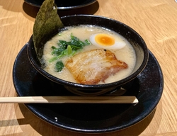 呑みの〆に食べ...