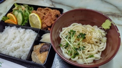 お腹ペコペコで...