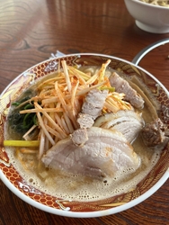 新4号線沿いに...