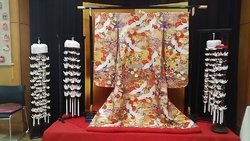 こちらと、2階...