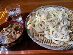 平日の昼どきに...