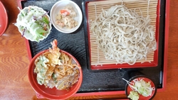 ランチで、天丼...