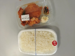 今日もお昼に、...