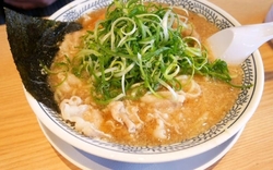 夜にラーメンが...