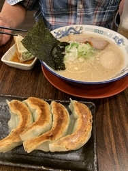 小山市で豚骨ラ...