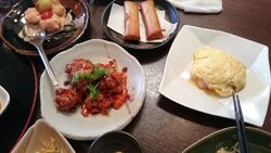 母が中華を食べ...