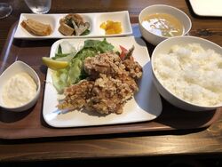 お昼時に家族で...