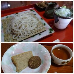 お昼ご飯にとお...