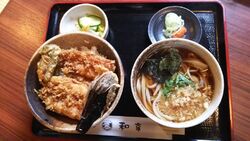 穴子天丼とミニ...
