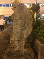 車移動が多く夜...