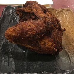 鶏の半身の丸揚...