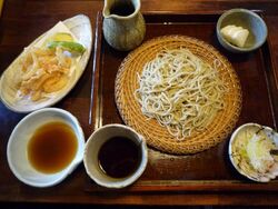 平成通りの下栗...