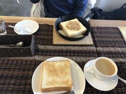 今日の晴れた休...