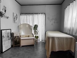 アナタの悩みをそっと解決する隠れ家サロン。