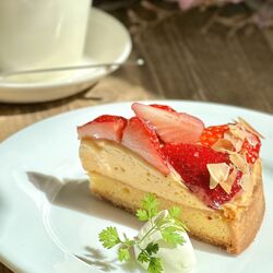 【春季限定】ストロベリーカスタードタルト