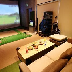 食事しながらシュミレーションゴルフを楽しめます！