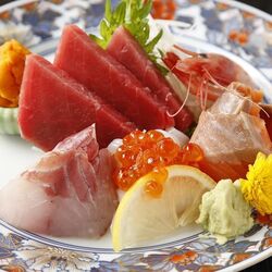 職人が仕込む新鮮なお刺身を当店で！