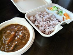 お弁当680円で予約販売中です