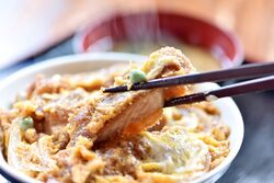 毎月15日はカツ丼の日！次回は3/15開催