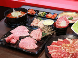 定番焼肉からオリジナルメニューまで！