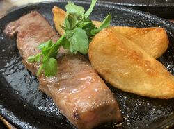 当店自慢のビーフステーキ