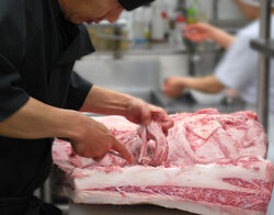 ★こだわりの手切りのお肉★