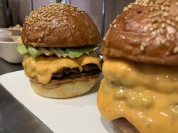 ぜひ食べて欲しい自慢のバーガー