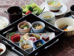 少量多品目で食べる楽しさ満載です！
