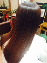 雨の日は縮毛矯正でらくちんに！