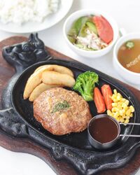 牛100%手造りハンバーグ