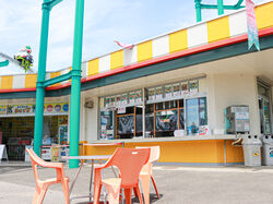 ゆったりくつろげる、売店スペース