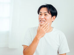 青髭・肌荒れ…ヒゲ脱毛でストレスレス！