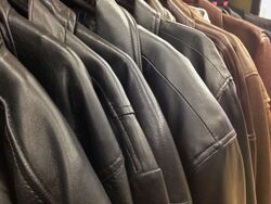 デリケートな皮革製品もお任せください！