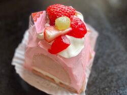春のケーキたちも母の日まで