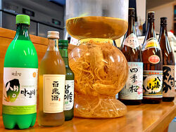 おいしい料理を彩るお酒も揃えております！