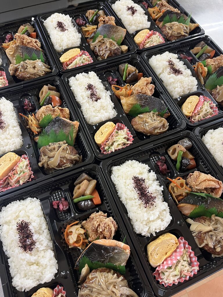 お弁当 ねこパンチ