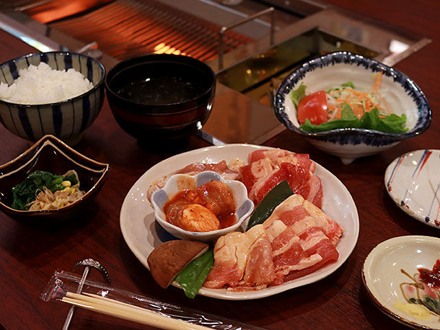 焼肉ましこ