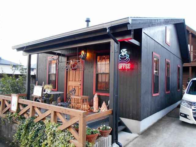 woody cafe