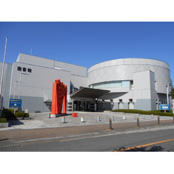 小山市立中央図書館