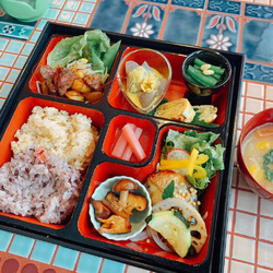 マレタケ荘喫茶室 ソラソラ